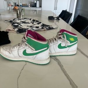 Air Jordan Pink and green sneakers